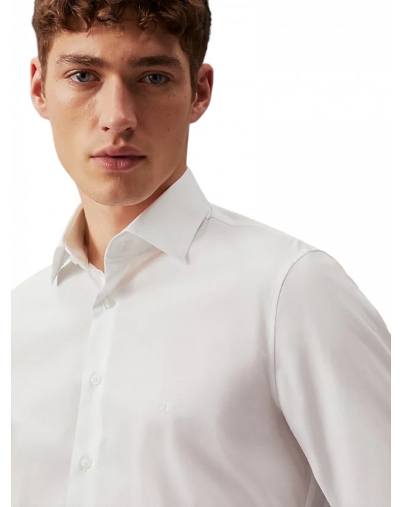 Calvin Klein camicia uomo bianca aderente in popeline bright white