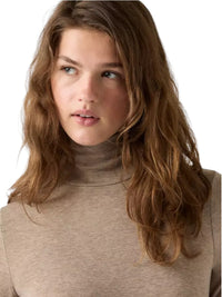 T-Shirt Dolcevita Levi's Mia a Manica Lunga in Tencel e Lana