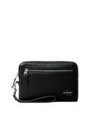 Pochette da Polso Calvin Klein con Logo Signature in Ecopelle Martellata